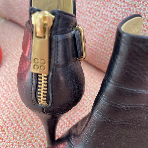 Authentic COACH BOOTS - Picture 2 of 5